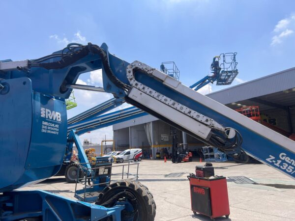 Plataforma Articulada Z-135/70 2008 - Image 6